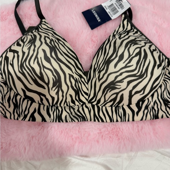 Leonisa Plunge Wireless Bras for Women - Seamless No Underwire
Triangle Bra - Picture 4 of 13